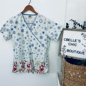 VTG Warner Bros Looney Tunes Holiday Scrub Top White/Blue Snowflake